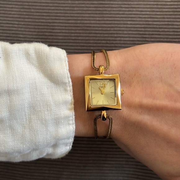 Accessories - Elegant Gold Square Women's Watch
